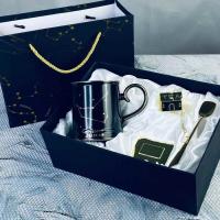 106-299 Кружка 360мл с ложкой и фильтром КОЗЕРОГ в под.уп.Фарфор_5000698