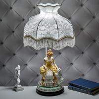 M-QP-80226L  Лампа с фарфоровой статуэткой 