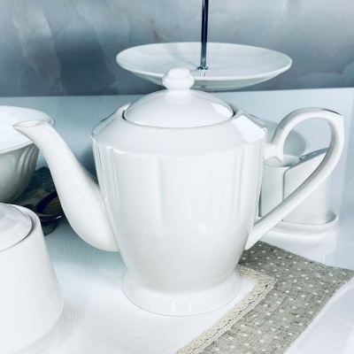 118-143 Чайник заварочный 1200мл RESTO в подарочной упак. Фарфор Lenardi