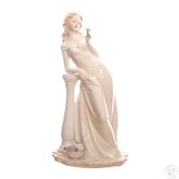 Фарфоровая статуэтка  Девушка 30 см, Royal Classics 54842_9708472
